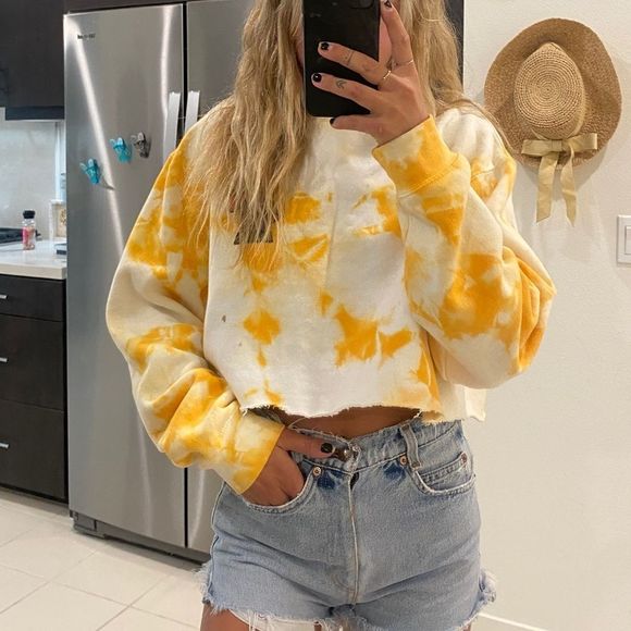 Altru Tops - Altru cropped sweatshirt